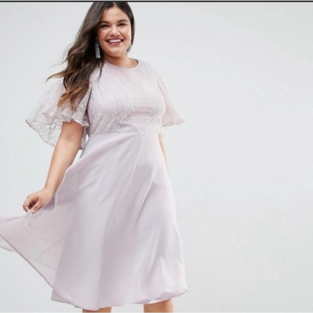Elegant Lilac Lace Midi Dress